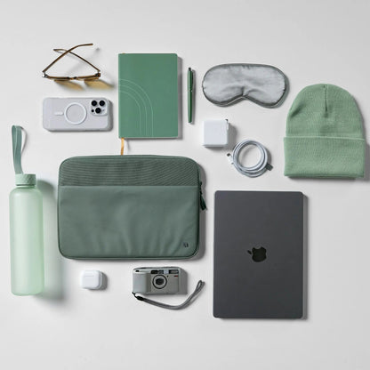 Incase A.R.C. Sleeve for 14-inch Laptop
